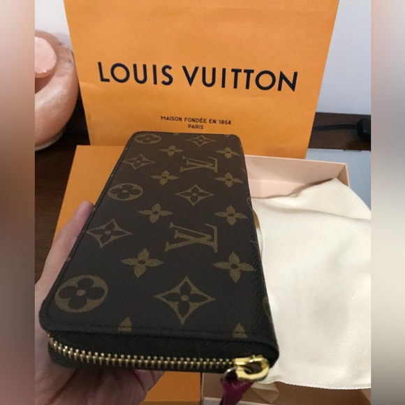 LV Clemence Wallet - Picture 2 of 12